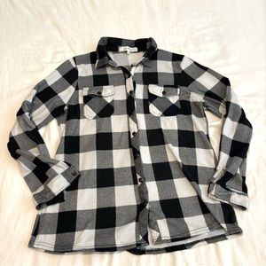 Women’s plaid button up.